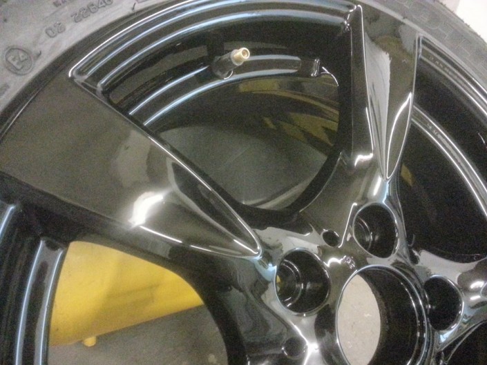 BMW Gloss Black Alloy Wheels Painting Nottingham Derby & Long Eaton