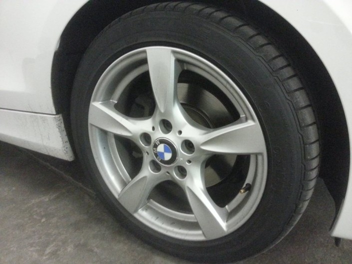 BMW Gloss Black Alloy Wheels Painting Nottingham Derby & Long Eaton