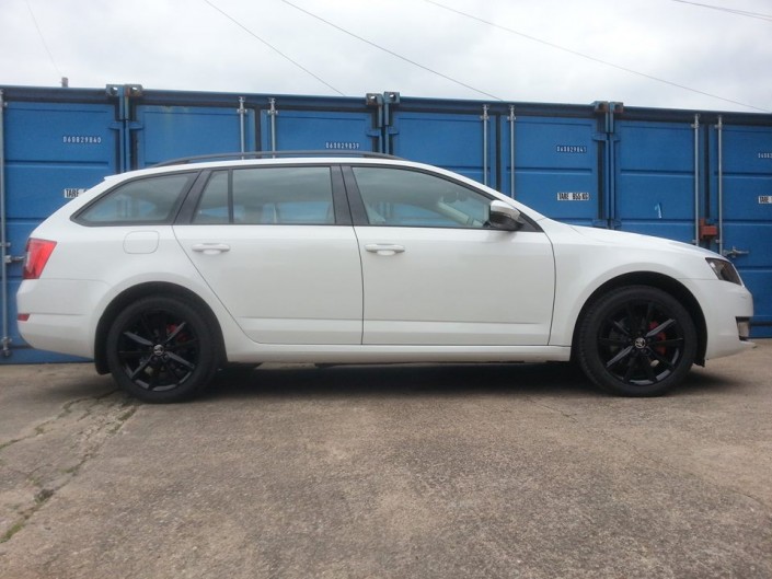 Skoda Gloss Black Alloy Wheels Painting Nottingham Derby & Long Eaton