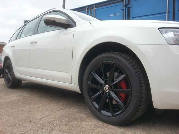 Skoda Gloss Black Alloy Wheels Painting Nottingham Derby & Long Eaton