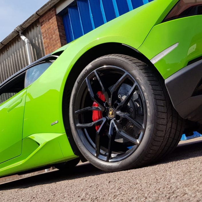 lamborghini huracan super car alloy wheel refurbishment and painting